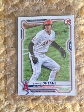 Topps Shohei Ohtani Card - White/Red